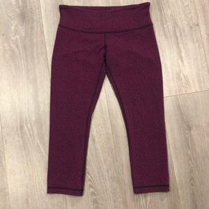 Lululemon Black/Fuchsia Printed Cropped Leggings